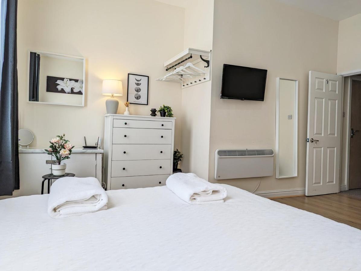 Guest Rooms In Anfiled Near Stadium, Free Parking Liverpool Buitenkant foto