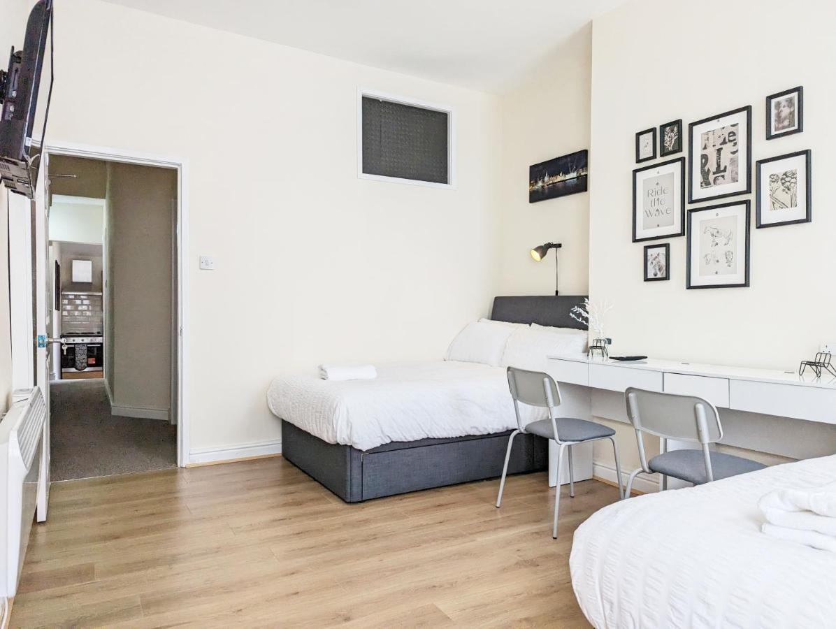 Guest Rooms In Anfiled Near Stadium, Free Parking Liverpool Buitenkant foto