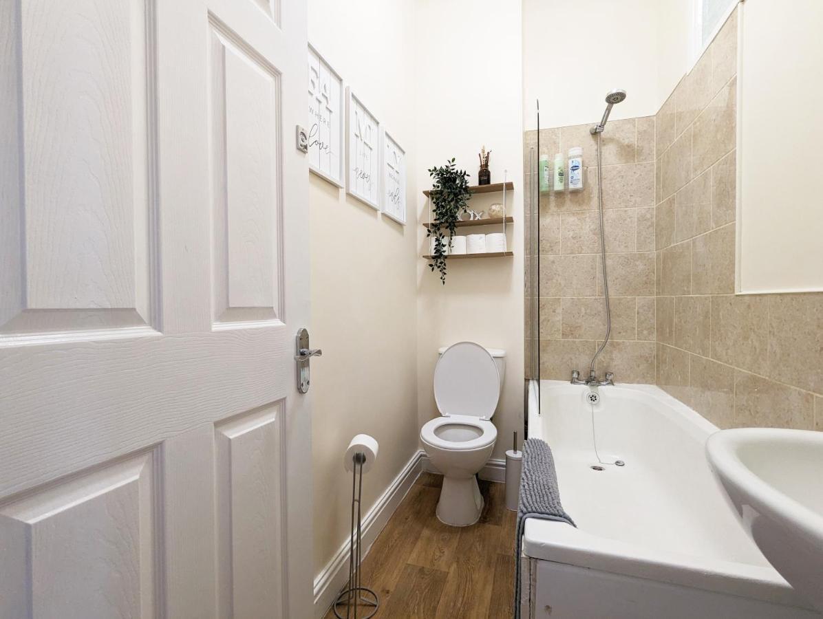 Guest Rooms In Anfiled Near Stadium, Free Parking Liverpool Buitenkant foto
