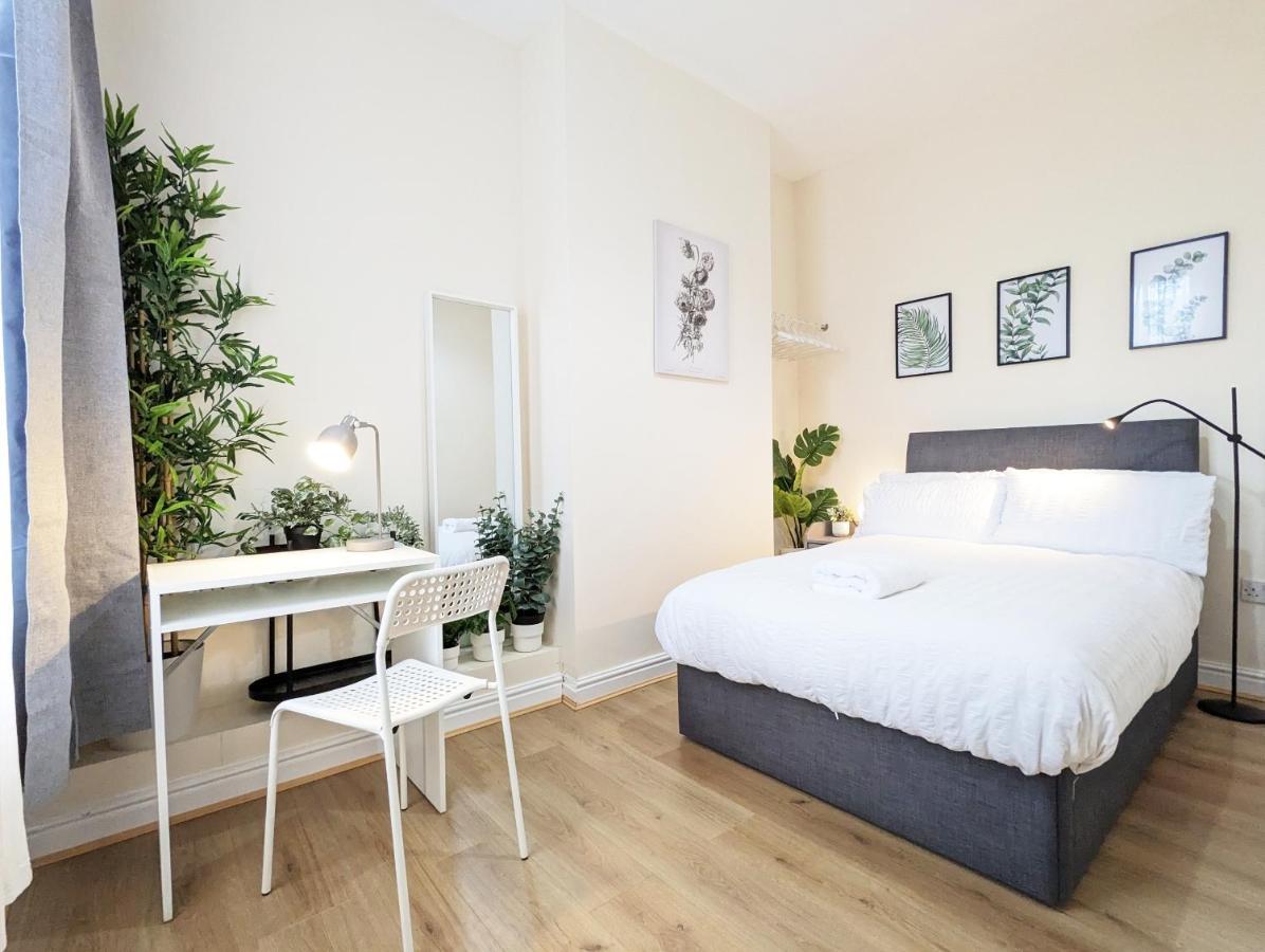Guest Rooms In Anfiled Near Stadium, Free Parking Liverpool Buitenkant foto