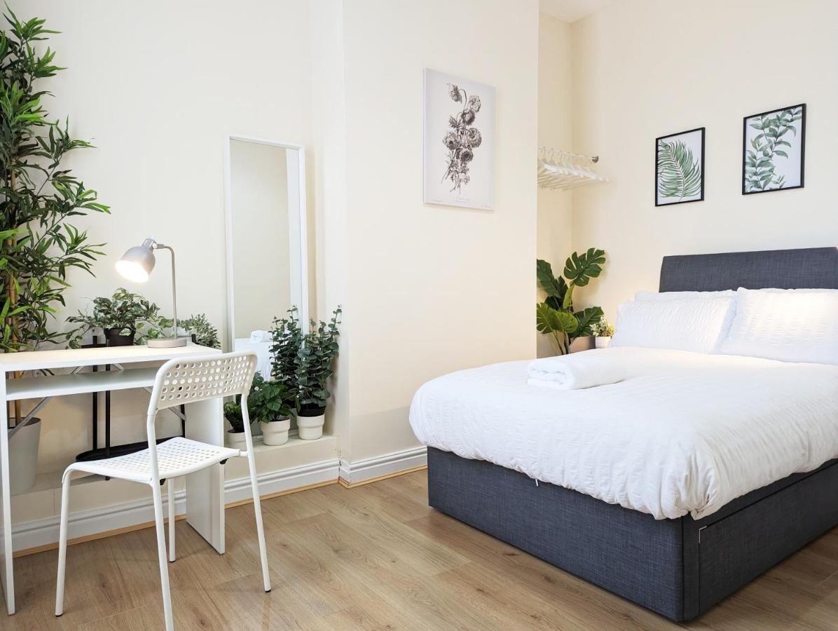 Guest Rooms In Anfiled Near Stadium, Free Parking Liverpool Buitenkant foto