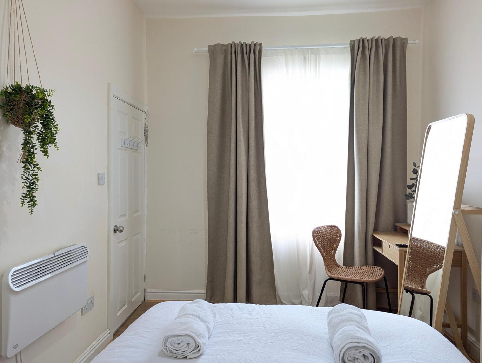 Guest Rooms In Anfiled Near Stadium, Free Parking Liverpool Buitenkant foto